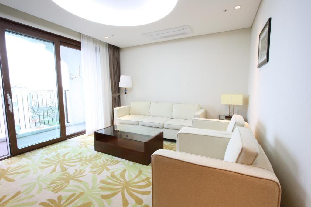 Raon Hotel & Resort Csedzsu Szoba fotó